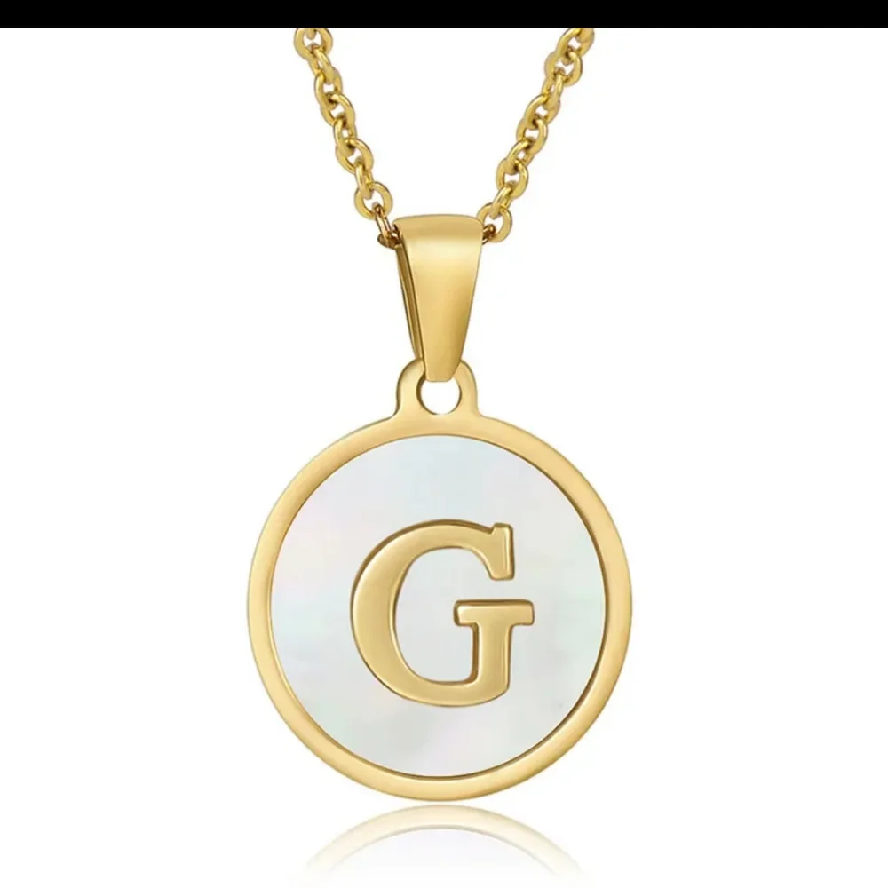 New gold plated stainless steel shell initial necklace - Picture 6 of 16